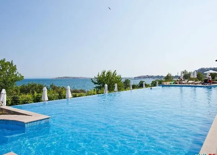 Апартамент санта марина-сладка къща